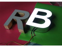 LED樹脂發(fā)光字廠家的制作方法是什么呢？山西德軒做字廠和您分析